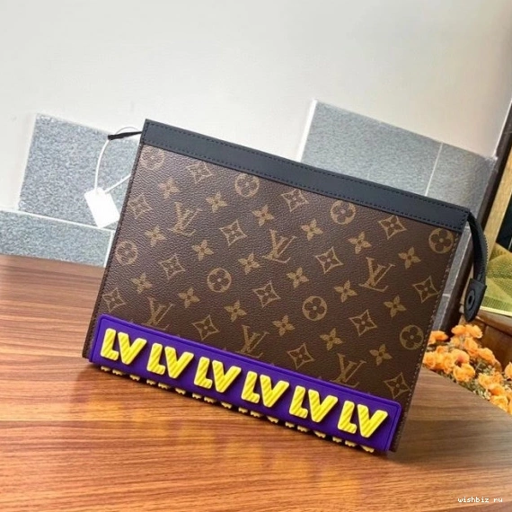 WIS VUITTON VOYAGE LOUIS MM POCHETTE 0304
